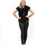Pelliccia gilet donna lapin nero con inserti di rouge in tessuto e collo ampio