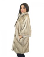 46 mantella donna visone ice con lavorazione trasversale collo coreana e bottone a specchio