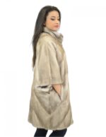 46 mantella donna visone ice con lavorazione trasversale collo coreana e bottone a specchio