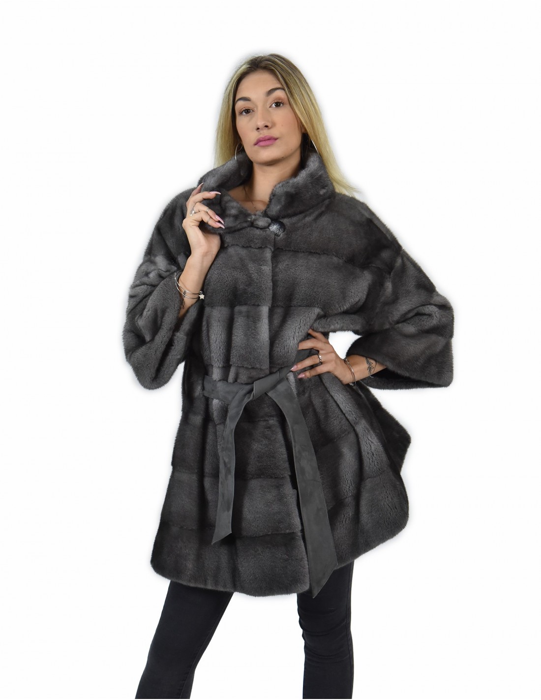 Cappotto mantella 52 visone pelle intera orizzontale colore blu iris con cinta in pelle pistagna