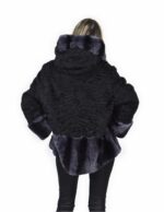 4 56 Giaccone in pelliccia di persiano con pelliccia rex cappuccio bordato colore nero e blu