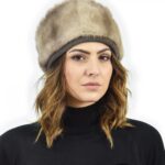 Cappello piccolo in pelliccia di visone e lana blue iris con elastico
