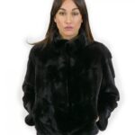 Giacca di visone taglia 44 pelli intere colore nero lavorazione a v orizzontale manica 3/4 tasche esterne
