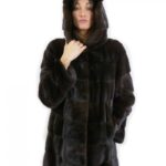 Giacca con cappuccio mogano lungo 80 cm taglia 48 pelliccia di visone orizzontale con cintura in pelle tasche esterne