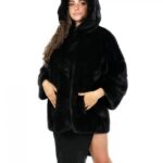 Mantella con manica e cappuccio 52 visone trasversale con tasche esterne morbida