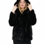 Cappottino nero in visone orizzontale con cappuccio 42 lungo 70 centimetri con tasche esterne