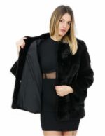 Cappottino nero in visone orizzontale con cappuccio 42 lungo 70 centimetri con tasche esterne