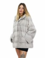 Cappottino 48 lungo 76 centimetri zaffiro in visone orizzontale con cappuccio con tasche esterne