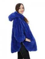 Mantella pelliccia 52 blu chiaro visone trasversale con maniche lunghe e cappuccio chiusura ganci
