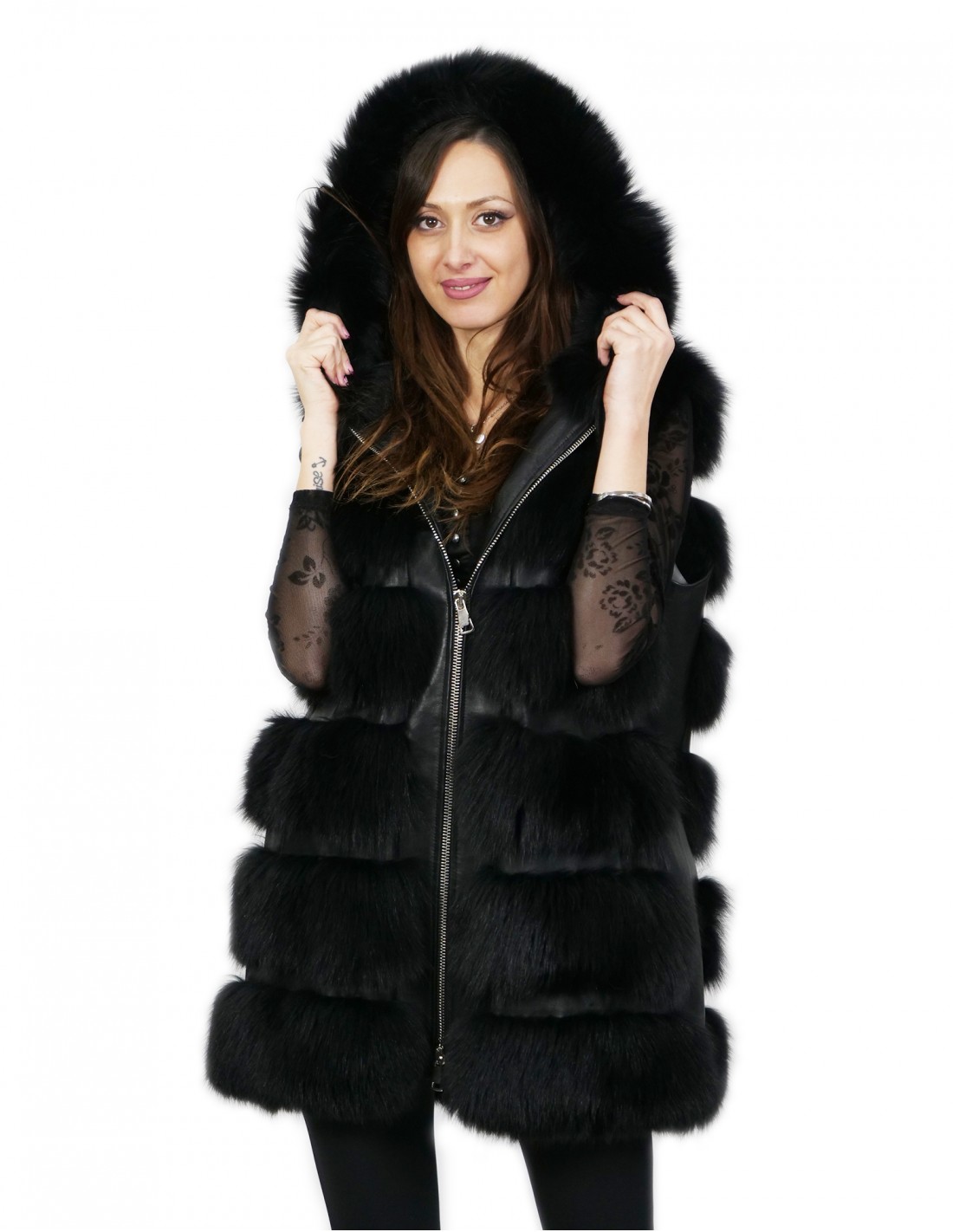 Gilet volpe nero sfumata 50 con tasche e chiusura zip pelliccia lunghezza 82 cm Gilet volpe nero sfumata 50 con tasche e chiusura zip pelliccia lunghezza 82 cm