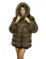 Cappotto in volpe marrone 44 con lavorazione orizzontale intera con cappuccio chiusura con zip e laterali