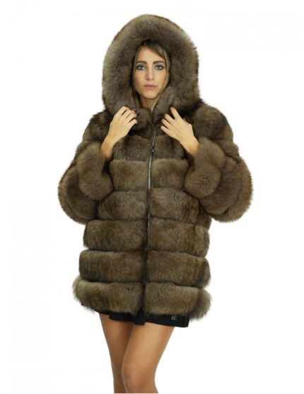 Cappotto in volpe marrone 44 con lavorazione orizzontale intera con cappuccio chiusura con zip e laterali