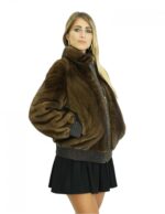 Giacca 40 bomber in pelliccia visone marrone con lavorazione a pelle intera ed elastico ai polsi
