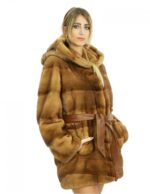 Cappotto 44 lungo 82 cm in pelliccia di visone gold con cappuccio foderato in pelliccia e chiusura con bottone e cinta