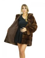 Cappotto pelliccia visone demi 46 con lavorazione orizzontale maniche lunghe e cappuccio foderato in pelliccia lungo 80 cm