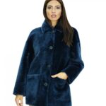Cappotto montone lungo 78 cm 56 blue con collo pistagna in pelliccia maniche lunghe con chiusura bottoni tasche a boccale
