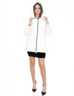Piumino bianco panna 46 con stoffa sul davanti e sulle maniche lunghe cappuccio zip