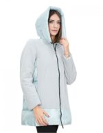 Piumino celeste 52 con stoffa sul davanti e sulle maniche lunghe cappuccio zip