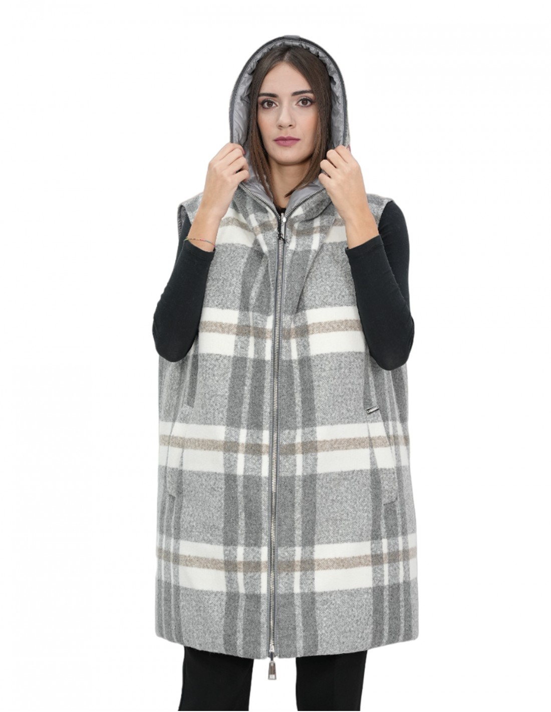 Smanicato gilet reversibile 52 grigio in lana con fantasia a quadri da un lato e dall'altro in piumino con cappuccio e zip Smanicato gilet reversibile 52 grigio in lana con fantasia a quadri da un lato e dall'altro in piumino con cappuccio e zip