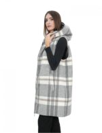 Smanicato gilet reversibile 48 grigio fantasia a quadri da un lato e l'altro piumino con cappuccio e zip