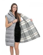 Smanicato gilet reversibile 48 grigio fantasia a quadri da un lato e l'altro piumino con cappuccio e zip