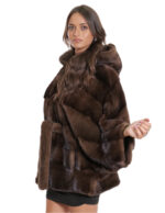 Demi Buff Mink Cape 48/54 mit horizontaler Volllederstrickung mit Kapuze und Hüftgurt – Bild 3