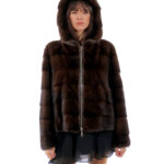 Giacca visone orizzontale con zip 44 demi buff scuro marrone manica lunga cappuccio