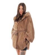 Mantella visone 48-56 poncho pastello pelle intera manica corta cintura interna pelle bottone collo