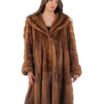 Cappotto 110 cm demi buff 58 modello campana visone orizzontale e verticale collo tondo risvolto maniche