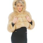 Giacca corta in pelliccia di volpe beige 46 manica lunga cappuccio chiusura ganci