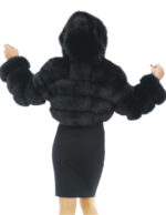 Kurze Jacke aus schwarzem Fuchsfell 50 langärmelige Kapuzenverschlüsse – Bild 5