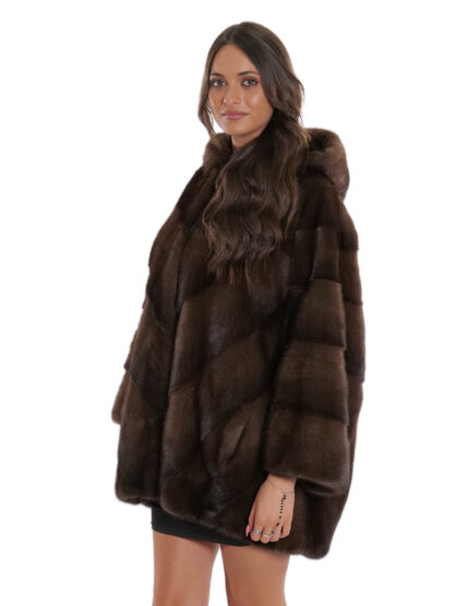 Mantella demi buff visone 50/56 con lavorazione a V a pelle intera con cappuccio