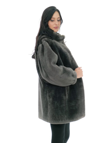 Cappotto in montone maniche lunghe polsi stretti 50 lungo 80 centimetri bottone al collo pistagna