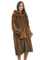 Cappotto lungo in pelliccia visone demi trasportata 46 con collo grande italiano e manica lunga con risvolto