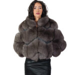 Giacca in pelliccia di volpe dark sable grigio 42 lavorazione a v collo cratere manica tre quarti chiusura ganci clip