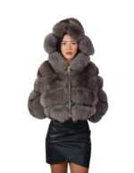 Giacca in pelliccia di volpe dark sable grigio 42 pelle orizzontale a V cappuccio manica tre quarti chiusura zip
