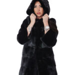 Cappotto 80 centimetri sfiancato pelliccia visone nero 42 orizzontale manica tre quarti cappuccio