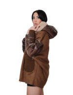 Piumino ecomontone e lana marrone 40 cappuccio chiusura zip tasche boccale polsi in elastico foderato pelo bianco montone - immagine 3