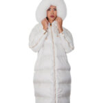 Piumino modello scampanato vera piuma bianco 42 cappuccio bordato pelliccia volpe zip spacchi laterali