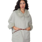 Mantella cashmere e lana con eco pelliccia ai bordi e al collo 56 verde aperta lateralmente tasche boccale cinturino pelle