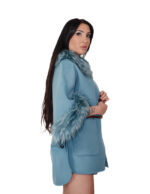 Mantella cashmere e lana con eco pelliccia ai bordi e al collo 46 celeste aperta lateralmente tasche boccale cinturino pelle - immagine 3