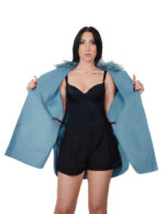 Mantella cashmere e lana con eco pelliccia ai bordi e al collo 46 celeste aperta lateralmente tasche boccale cinturino pelle - immagine 6