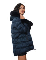 Piumino colore blu 50 eco pelliccia cappuccio e polsi tasche chiusura zip colletto alto manica lunga - immagine 2
