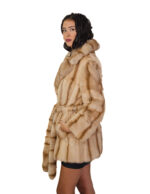 Cappotto in pelliccia pedigree e zibellino 46 beige sottocosto cappotto 84 centimetri petto e bavero - immagine 2