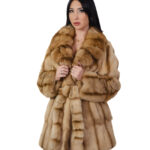 Cappotto in pelliccia pedigree e zibellino 48 beige sottocosto cappotto 84 centimetri petto e bavero