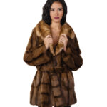 Cappotto in pelliccia pedigree e zibellino 46 marrone sottocosto cappotto 84 centimetri petto e bavero