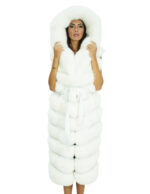 Gilet bianco 46 in volpe con lavorazione orizzontale lungo 122 centimetri con cappuccio e chiusura con ganci interni cinta in vita