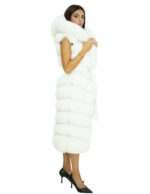 Gilet bianco 46 in volpe con lavorazione orizzontale lungo 122 centimetri con cappuccio e chiusura con ganci interni cinta in vita - immagine 2