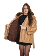 Giacca in visone beige con cappuccio bordato volpe marrone 48 cintura in pelliccia esterna manica lunga - immagine 6