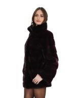 Cappottino 76 centimetri bordeaux visone 44 collo pistagna manica lunga orizzontale con spilla farfalle - immagine 3